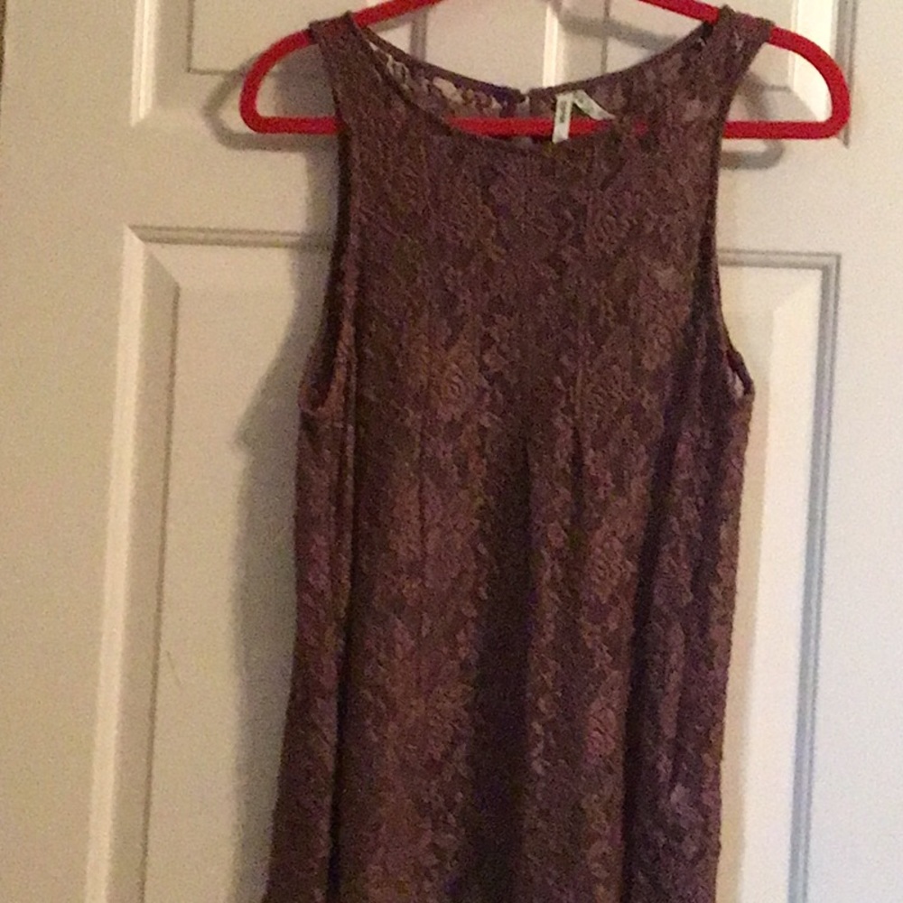 Elegant Lace Sleeveless Top